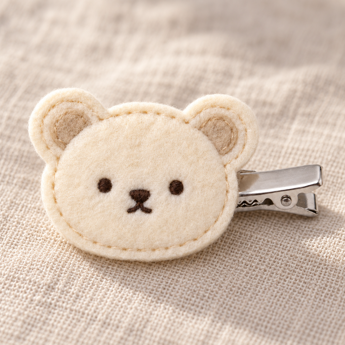 Activemere Cream Bear Face Pet Hair Clip with Silver-Tone Alligator-Style Clip
