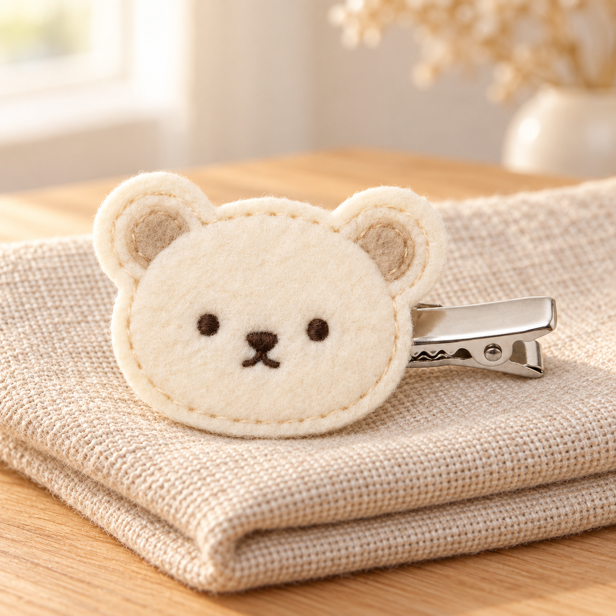 Activemere Cream Bear Face Pet Hair Clip with Silver-Tone Alligator-Style Clip